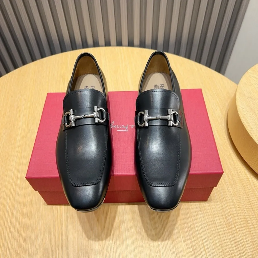 Men's Men's Shoes💰P640💰🔥《Ferragamo》👏Latest • High-end top brand luxury ~ purchasing agency, top quality ~. New fashionable business men's shoes🔜The uppers are made of original open-edge beaded cowhide➕cowhide·lining, with fine workmanship. The original stylish and soft combination wear-resistant and non-slip outsole is light and comfortable on the feet. The real thing looks better in real photos. Size: 38--44